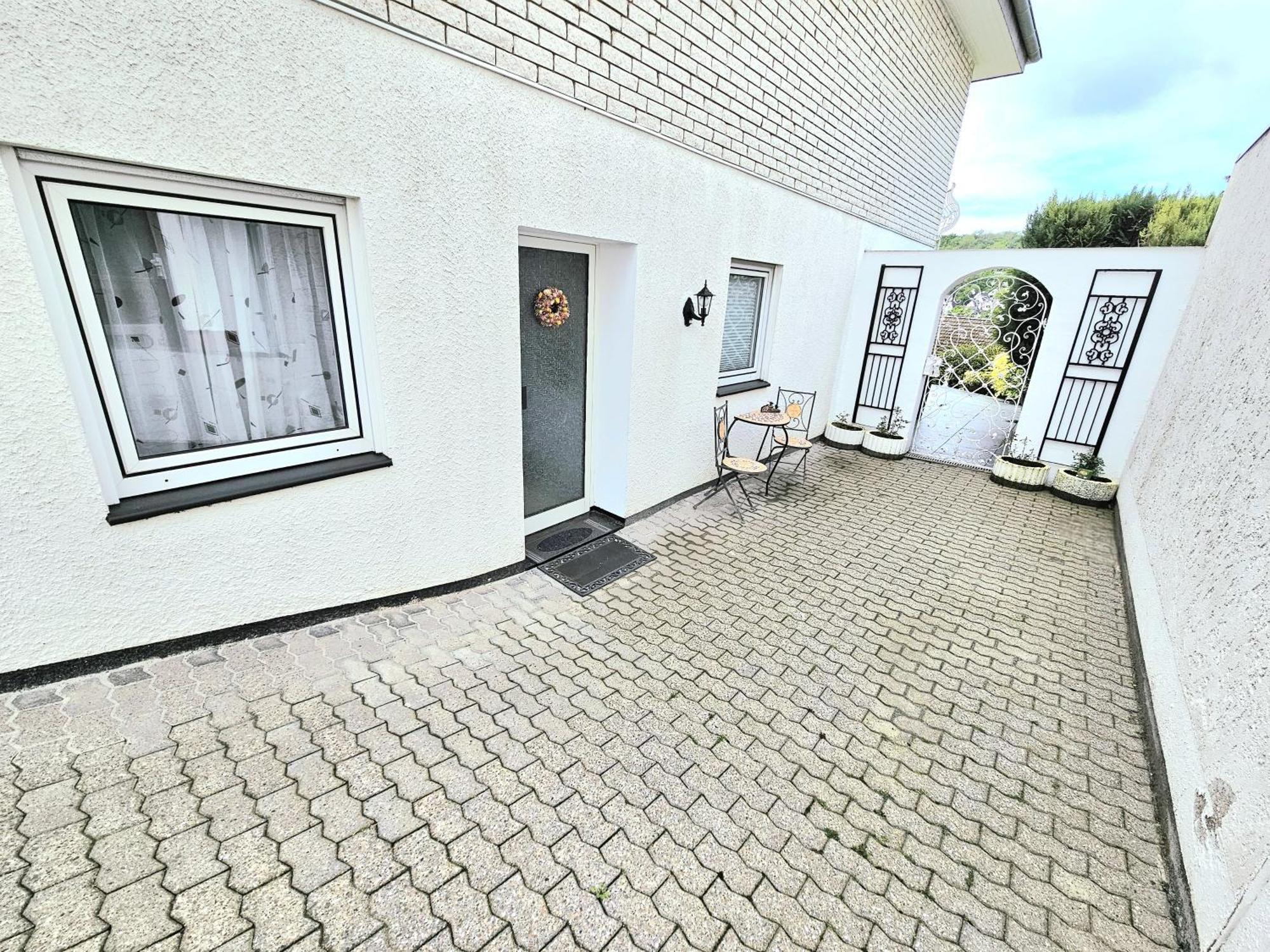 A Large Fully Furnished Private Apartment Linz am Rhein Exterior foto
